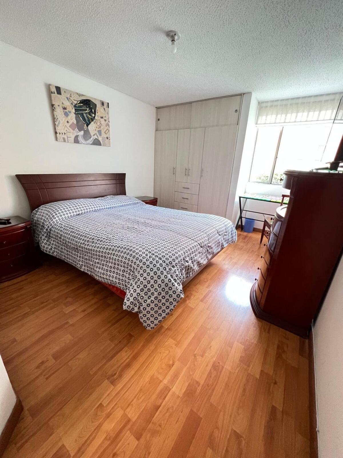 Located In Apartamento *